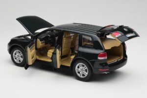 Volkswagen Touareg V10 TDI Canyon Green Bburago 1:18 34911-V1 Metall – Bild 5 von 8
