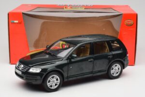 Volkswagen Touareg V10 TDI Canyon Green Bburago 1:18 34911-V1 Metall – Bild 8 von 8
