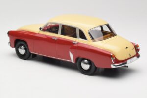 Wartburg 311 Dark Red Beige MCG 1:18 MCG18299 Metall – Bild 5 von 6