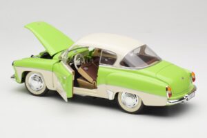 Wartburg 313 Pastellgrün über Beige Revell 1:18 9018 Metall – Bild 5 von 8