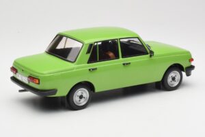 Wartburg 353 Grün MCG 1:18 MCG18062 Metall – Bild 2 von 6