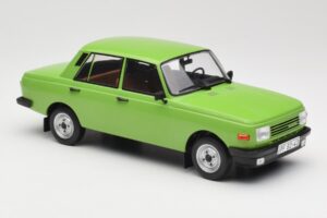 Wartburg 353 Grün MCG 1:18 MCG18062 Metall – Bild 4 von 6