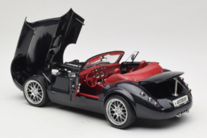 Wiesmann Roadster MF Carbon Black Revell 1:18 WIESMANN001 Metall – Bild 8 von 9