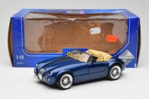 Wiesmann Roadster MF3 Blau Revell 1:18 08861 Metall – Bild 8 von 8
