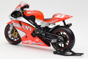 Yamaha YZR-M1 Gauloises Fortuna Yamaha #7 C. Checa MotoGP 2004 Minichamps 1:12 122043007 Metall – Bild 5 von 6