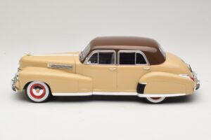 Cadillac Fleetwood Series 60 Special Beige MCG 1:18 MCG18656 Metall – Bild 3 von 6