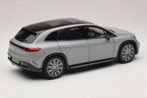 Mercedes EQS SUV X296 Manufaktur Alpine Grey NZG 1:18 B66960591 Metall – Bild 3 von 8