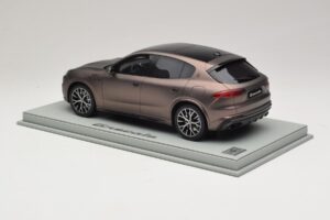 Maserati Grecale Bronze BBR 1:18 P18220FMAS Resin – Bild 5 von 7
