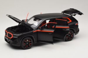 BMW XM G09 Matt Black Minichamps 1:18 110023301 Metall – Bild 2 von 8