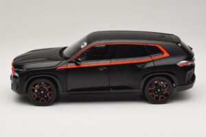 BMW XM G09 Matt Black Minichamps 1:18 110023301 Metall – Bild 4 von 8