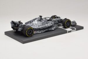 Alfa Romeo Orlen C42 R. Kubica Testing Barcelona 2022 Minichamps 1:18 117229988 Resin – Bild 2 von 7