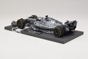 Alfa Romeo Orlen C42 R. Kubica Testing Barcelona 2022 Minichamps 1:18 117229988 Resin – Bild 5 von 7