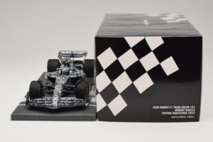 Alfa Romeo Orlen C42 R. Kubica Testing Barcelona 2022 Minichamps 1:18 117229988 Resin – Bild 6 von 7