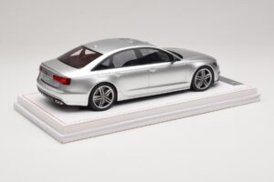 Audi S6 C7 Florett Silver Metallic IVY Merit 1:18 REMC038 Resin – Bild 3 von 7
