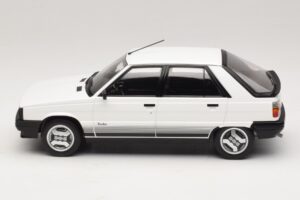 Renault 11 Turbo Weiss MCG 1:18 MCG18589 Metall – Bild 3 von 6