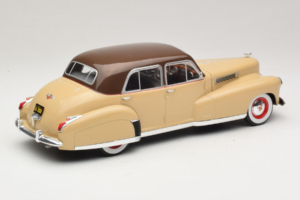 Cadillac Fleetwood Series 60 Special Beige MCG 1:18 MCG18656 Metall – Bild 2 von 6