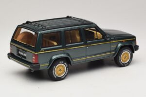 Jeep Cherokee XJ Limited Hunter Green Otto 1:18 OT1204 Resin – Bild 2 von 6