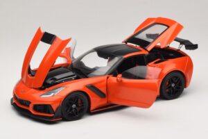 Chevrolet Corvette C7 ZR1 Rot IXO 1:18 U18RDC001-FO Metall – Bild 2 von 8