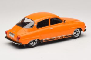 Saab 96 V4 Orange MCG 1:18 MCG18654 Metall – Bild 2 von 6
