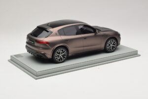 Maserati Grecale Bronze BBR 1:18 P18220FMAS Resin – Bild 3 von 7