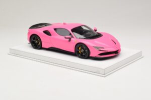Ferrari SF90 Pack Fiorano Glanz Qatar Pink BBR 1:18 RACELINE137 Resin – Bild 4 von 7