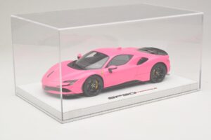 Ferrari SF90 Pack Fiorano Glanz Qatar Pink BBR 1:18 RACELINE137 Resin – Bild 6 von 7