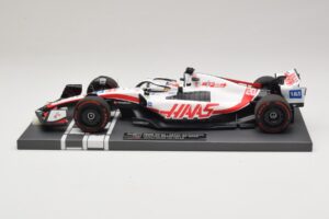 Haas VF-22 K. Magnussen Pole Position Brazilian GP 2022 Minichamps 1:18 117222120 Resin – Bild 3 von 7