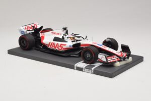 Haas VF-22 K. Magnussen Pole Position Brazilian GP 2022 Minichamps 1:18 117222120 Resin – Bild 4 von 7