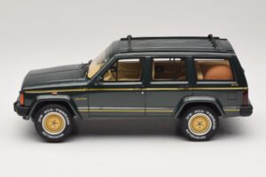 Jeep Cherokee XJ Limited Dark Hunter Green Otto 1:18 OT1340 Resin – Bild 3 von 6