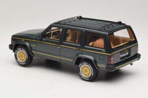 Jeep Cherokee XJ Limited Dark Hunter Green Otto 1:18 OT1340 Resin – Bild 5 von 6