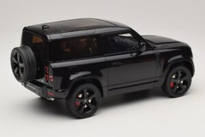 Land Rover Defender 90 L663 P400 X-Dynamic HSE Santorini Black GT Spirit 1:18 GT992 Resin – Bild 2 von 6
