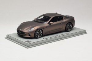 Maserati GranTurismo Trofeo Rame Folgore BBR 1:18 P18240AMAS Resin – Bild 2 von 7