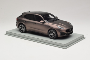 Maserati Grecale Bronze BBR 1:18 P18220FMAS Resin – Bild 4 von 7