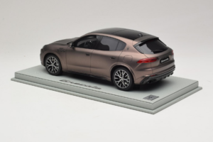 Maserati Grecale Bronze BBR 1:18 P18220FMAS Resin – Bild 5 von 7