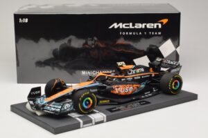 McLaren MCL36 #4 L. Norris Abu Dhabi GP 2022 Minichamps 1:18 537224004 Resin – Bild 6 von 7