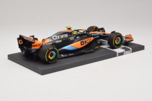McLaren MCL60 #4 L. Norris 2nd Place Hungarian GP 2023 Minichamps 1:18 537233004 Resin – Bild 2 von 7