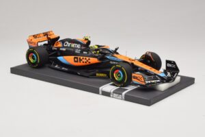 McLaren MCL60 #4 L. Norris 2nd Place Hungarian GP 2023 Minichamps 1:18 537233004 Resin – Bild 4 von 7