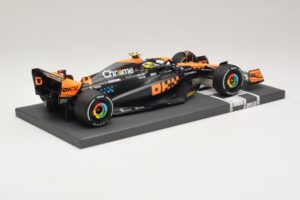 McLaren MCL60 #4 L. Norris 2nd Place Japanese GP 2023 Minichamps 1:18 537233504 Resin – Bild 2 von 7