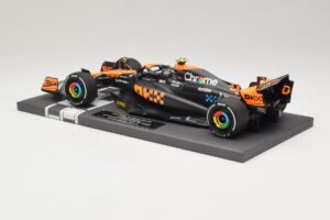 McLaren MCL60 #4 L. Norris 2nd Place Singapore GP 2023 Minichamps 1:18 537233404 Resin – Bild 5 von 7
