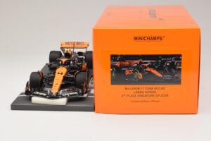 McLaren MCL60 #4 L. Norris 2nd Place Singapore GP 2023 Minichamps 1:18 537233404 Resin – Bild 6 von 7