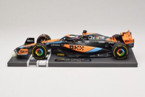 McLaren MCL60 #81 O. Piastri Hungarian GP 2023 Minichamps 1:18 537233081 Resin – Bild 3 von 7