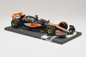 McLaren MCL60 #81 O. Piastri Hungarian GP 2023 Minichamps 1:18 537233081 Resin – Bild 4 von 7