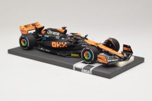 McLaren MCL60 #81 O. Piastri Japanese GP 2023 Minichamps 1:18 537233581 Resin – Bild 4 von 7