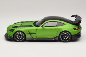Mercedes AMG GT Black Series C190 Matt Green Metallic Minichamps 1:18 110032022 Metall – Bild 4 von 8