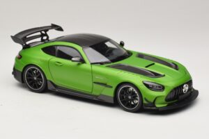 Mercedes AMG GT Black Series C190 Matt Green Metallic Minichamps 1:18 110032022 Metall – Bild 6 von 8