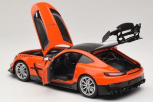 Mercedes AMG GT Black Series C190 Orange mit Silbernen Felgen Minichamps 1:18 110032024 Metall – Bild 5 von 8