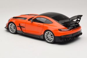 Mercedes AMG GT Black Series C190 Orange mit Silbernen Felgen Minichamps 1:18 110032024 Metall – Bild 7 von 8