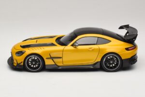 Mercedes AMG GT Black Series C190 Solarbeam Yellow Metallic Minichamps 1:18 110032021 Metall – Bild 4 von 8