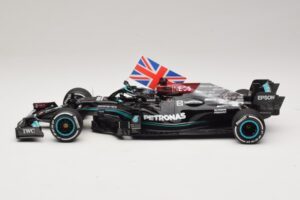 Mercedes AMG Petronas W12 E Performance L. Hamilton Winner British GP 2021 Minichamps 1:18 110211144 Resin – Bild 3 von 7