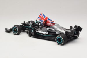 Mercedes AMG Petronas W12 E Performance L. Hamilton Winner British GP 2021 Minichamps 1:18 110211144 Resin – Bild 5 von 7